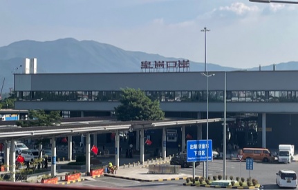 东莞冰雪活动设备“热”销海表